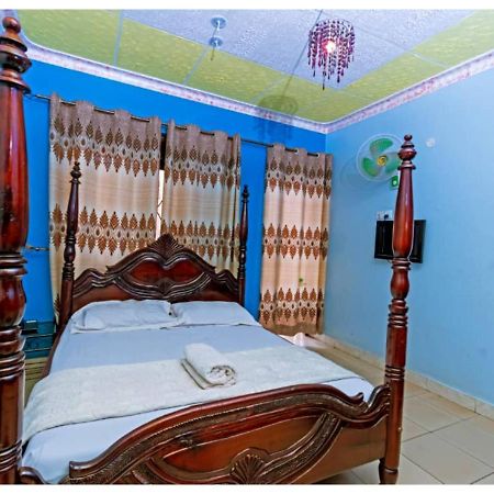 Royal Lake View Gardens Кампала Екстериор снимка