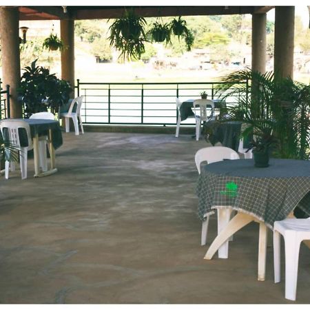Royal Lake View Gardens Кампала Екстериор снимка