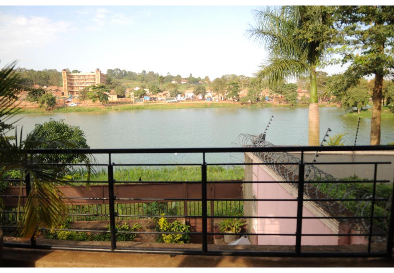 Royal Lake View Gardens Кампала Екстериор снимка